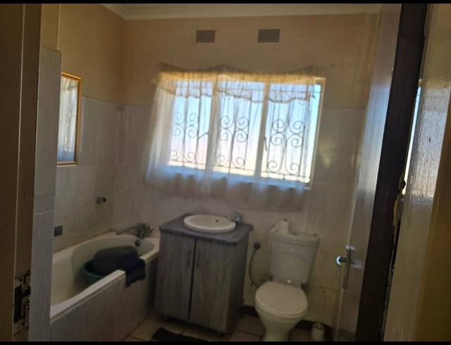 2 BEDROOM HOUSE FOR SALE IN SASOLBURG CENTRAL